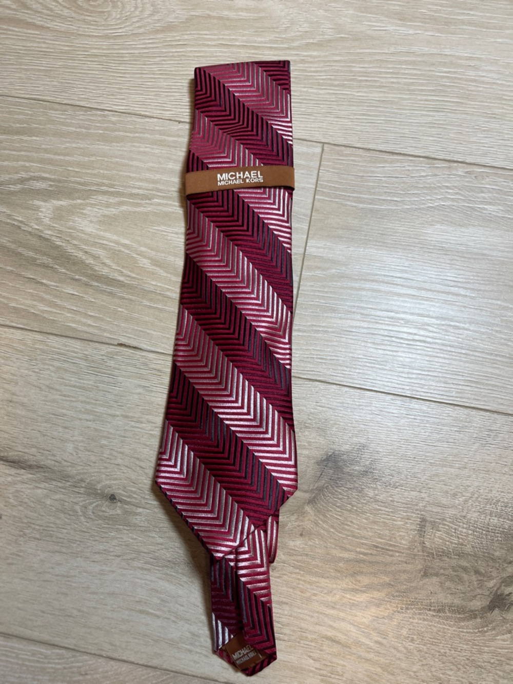 Michael Kors Men’s Burgundy and Pink Chevron 100%  Silk Tie New